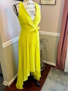 BCBG Paris Alyssa Dress Sz 2 Lime Yellow Pleated Hi Low Formal Party